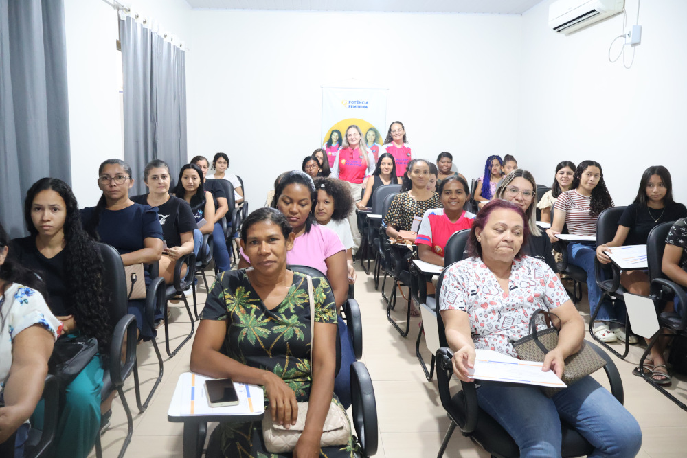 Mulheres de diversas idades participando do Potência Feminina